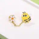 Daisy with Bee Double pin