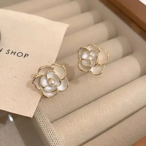 Pearl Camellia 